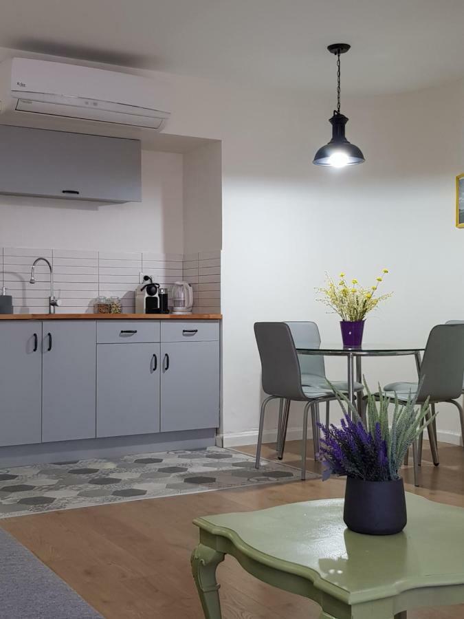 Stylish Apartment With A Patio Close To The Beach Eilat Eksteriør billede