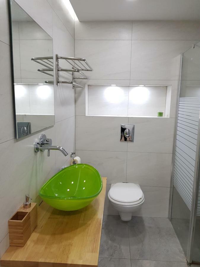Stylish Apartment With A Patio Close To The Beach Eilat Eksteriør billede